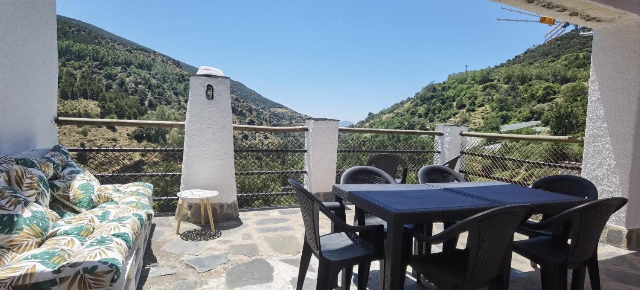 El Capricho De Trevelez Apartment ภายนอก รูปภาพ