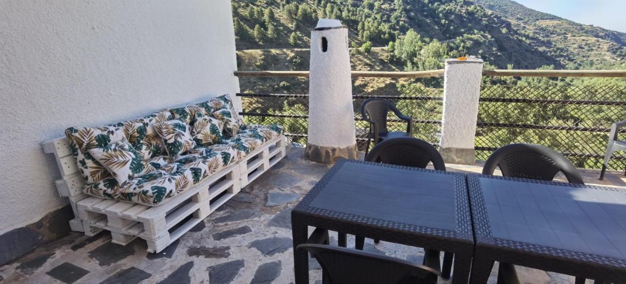 El Capricho De Trevelez Apartment ภายนอก รูปภาพ